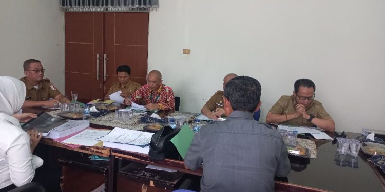 Diskominfo Tulang Bawang Hadiri Rapat Kerja Dengan DPRD Tulang Bawang. (Foto/Dok).