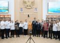 Kepala BP Batam Amsakar Achmad dan Wakil Kepala BP Batam Li Claudia Chandra foto bersama usai acara. (Foto/Humas).